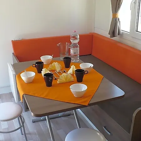 Mobilhome Victoria Lanterna فندق بوريتش