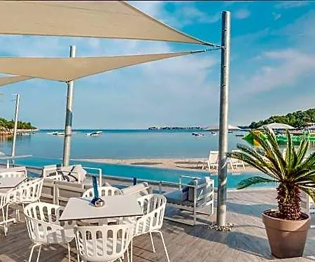 Mobilhome Victoria Lanterna 4* Porec